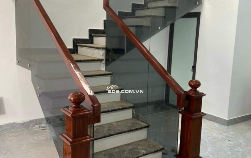 Nhà tôi cho thuê nhà hai cửa đi, mới,vỉa hè, 112m2- 4T, Đào Tấn_45 Tr